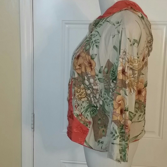 Vanity Collection hooded blouse - Picture 5 of 15